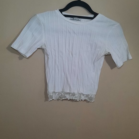 ZARA: White Cropped Top with Lace Detail - Picture 1 of 3